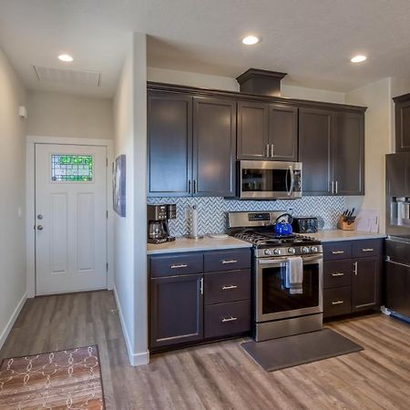 Oceanview Townhome - Pet Friendly - Sleeps 6 - King Depoe Bay Exterior foto