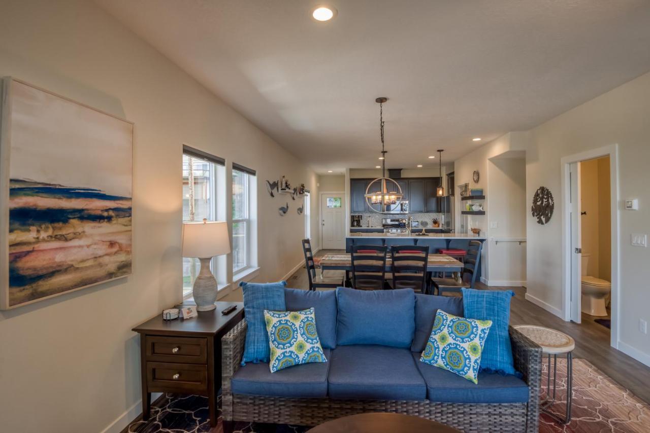 Oceanview Townhome - Pet Friendly - Sleeps 6 - King Depoe Bay Exterior foto