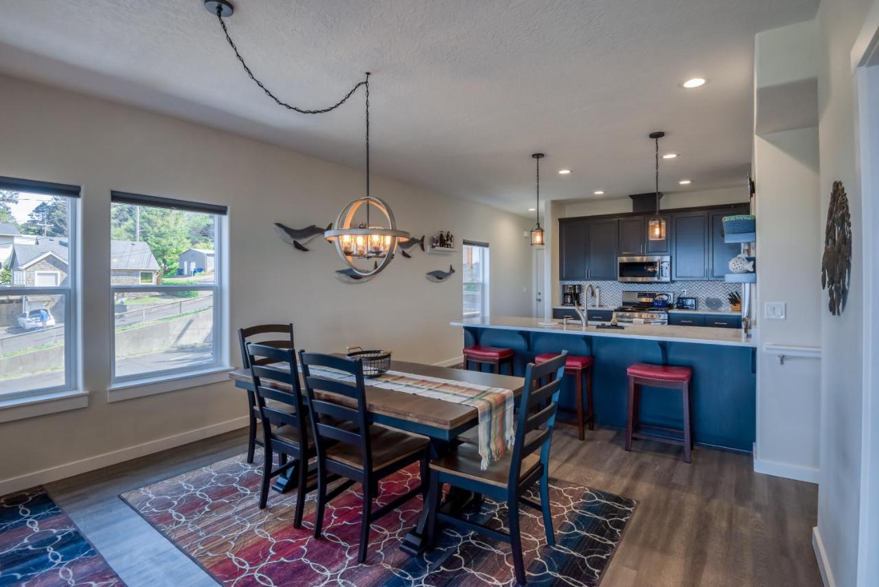 Oceanview Townhome - Pet Friendly - Sleeps 6 - King Depoe Bay Exterior foto